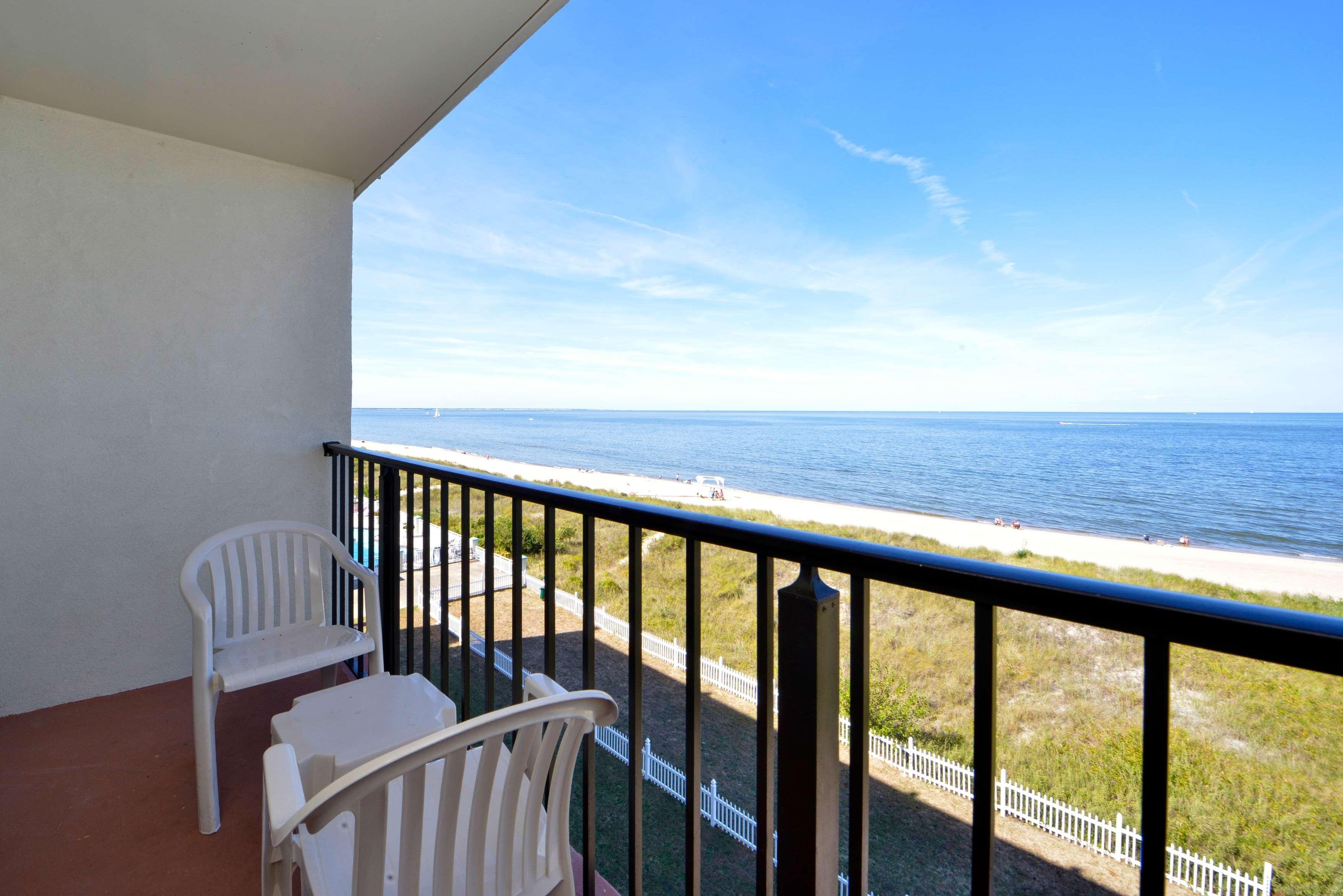 Best Western Plus Holiday Sands Inn & Suites Norfolk Exterior photo